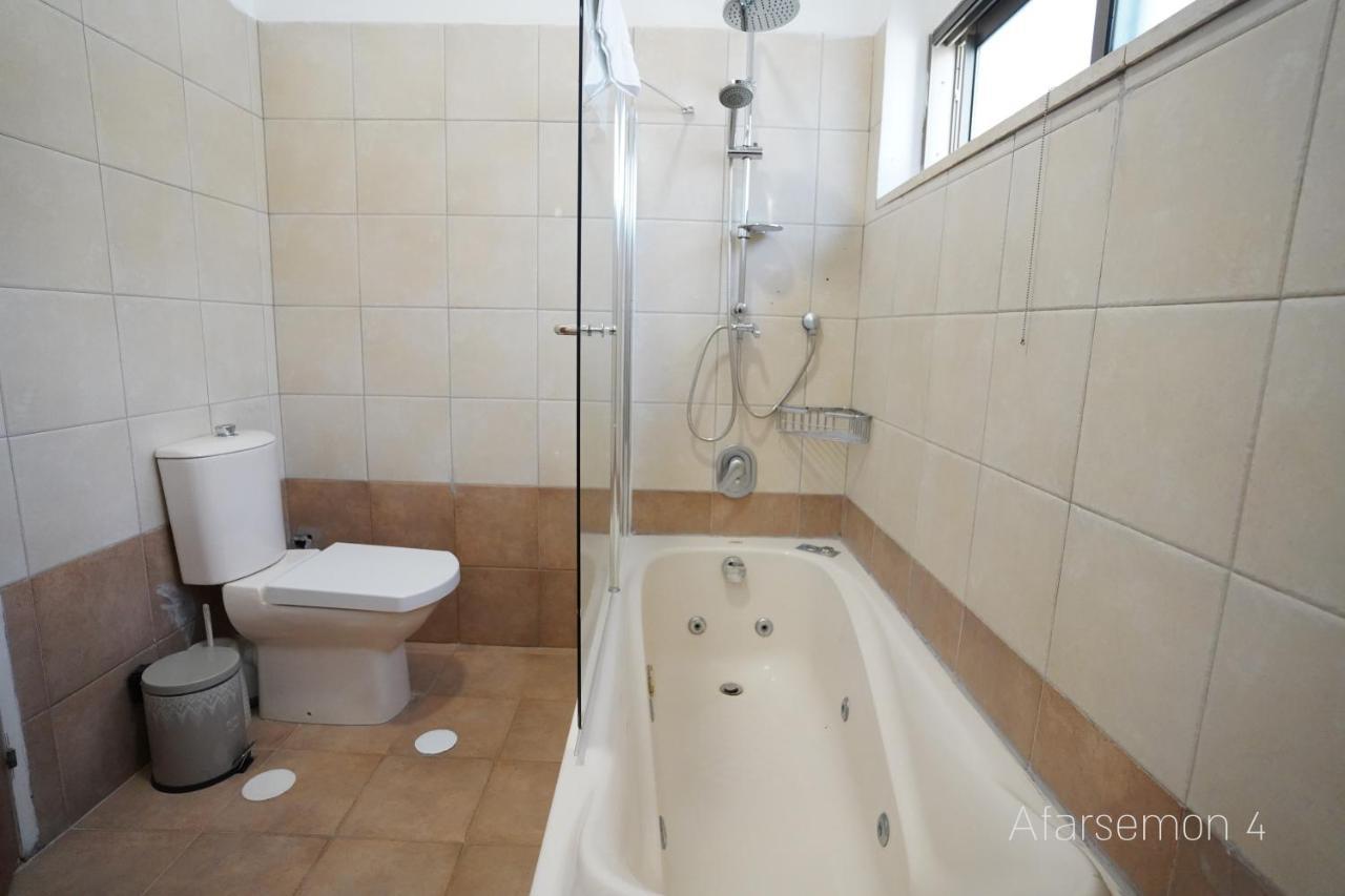 Yalarent Afarsemon Apartments With Pool - For Families & Couples Eilat Luaran gambar